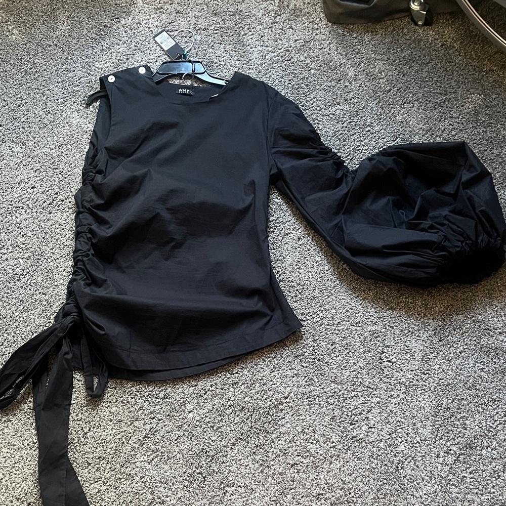 Black Ruched Long-Sleeve Top with Balloon Sleeve - Unknown Brand